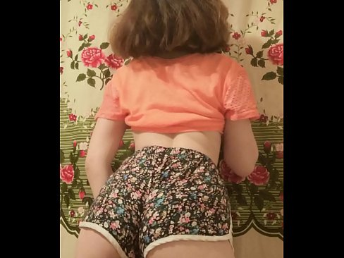 ❤️ Sexet ung babe laver en striptease ved at filme sine shorts på kamera ❤❌ Porno fb at da.tuberxxx.ru